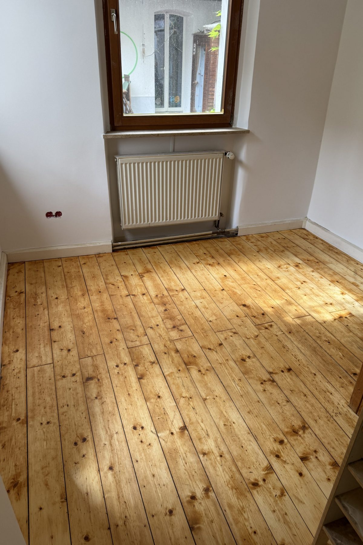 Farbe und Holz Ole Schoen Maler Erlangen